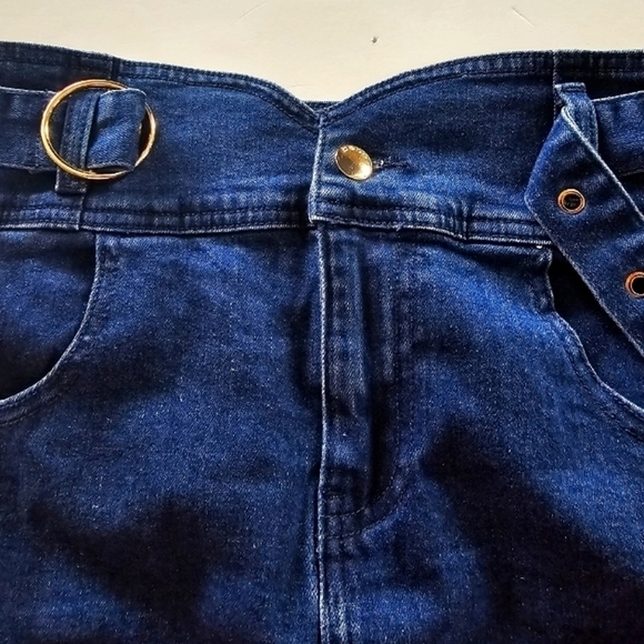 Bebe women's short jeans pencil skirt in size 28 with gold design and belt - Picture 6 of 8